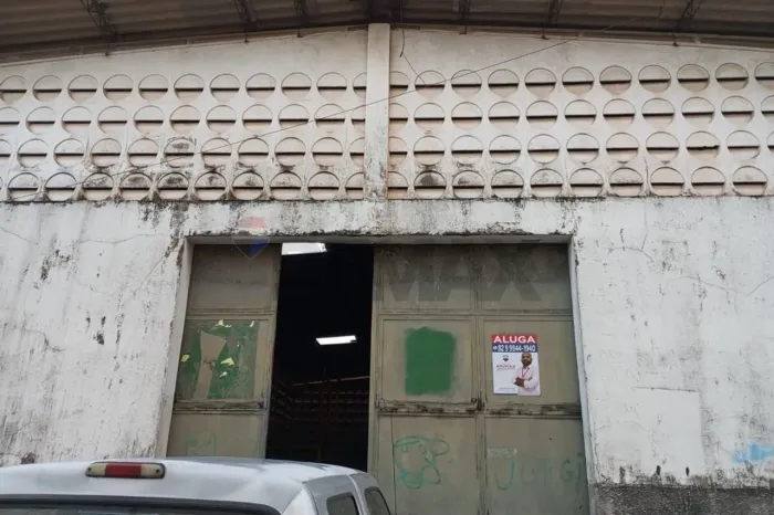 "Galpão de 360m² no Tabuleiro do Martins"