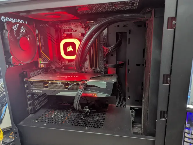 Pc gamer ryzen 7 5800x3d watercooler corsair Amd radeon rx 7600 8gb, 16gb ram, 512gb ssd