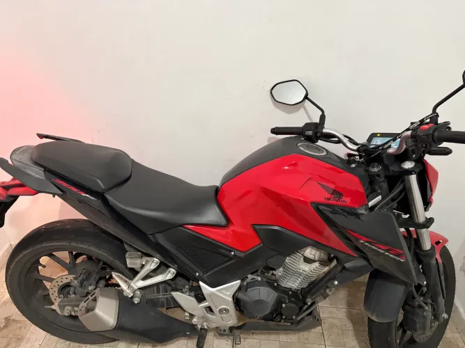 CB 300 f twister