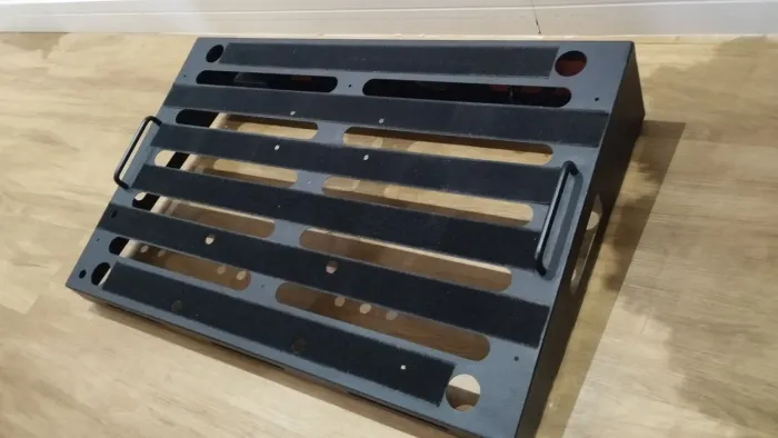 Pedalboard Amora 80x50 com Elétrica e Plug in out