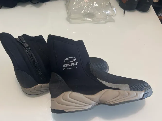 Bota Seasub Neoprene e Camurça TAM 10