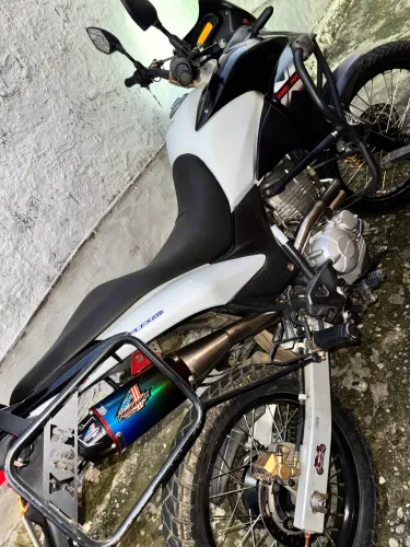 Escape Esportivo Powercore 4 XRE 300