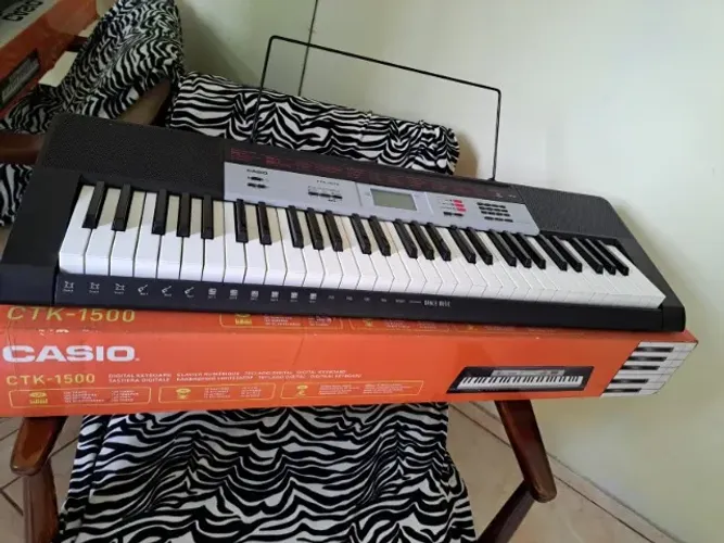 Vende-se Teclado Casio CTK-1500 Iniciante