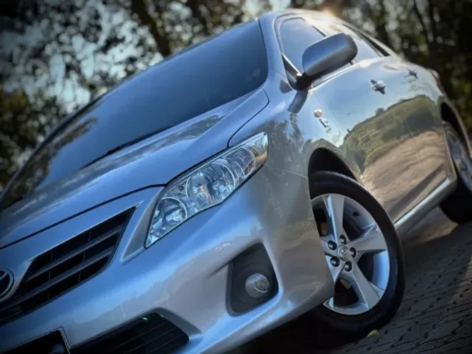 Toyota Corolla GLI 1.8 Flex 16V Mec. 2012