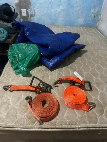 Vende se lona e cinta preço a negociar!