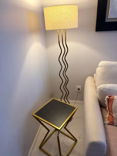 Abajour é mesa de canto decorativos
