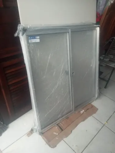 Janela de vidros lisos nova no plástico. Negociável!