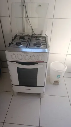 Vendo fogão Veneza 4 bocas estado de novo