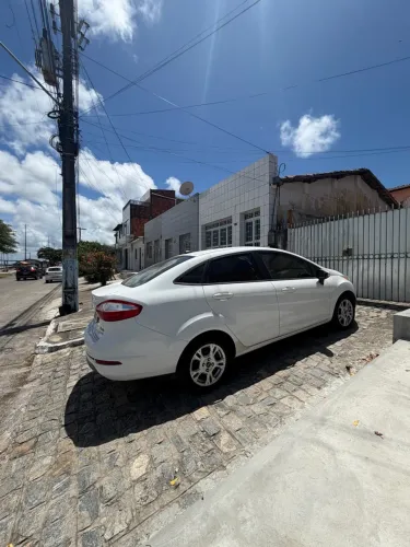 Ford Fiesta Sedan 1.6 16V Flex Aut. 2014