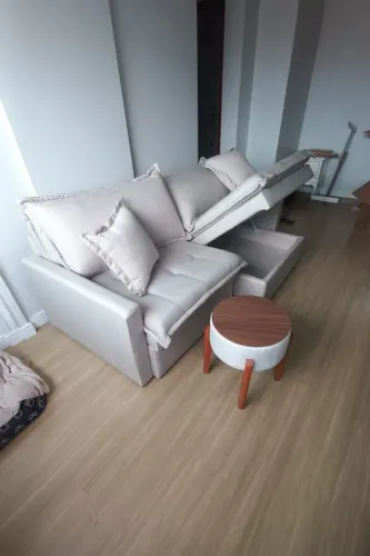 Sofá cama baú - aberto fica na largura de uma cama casal encosto reclinável novo 