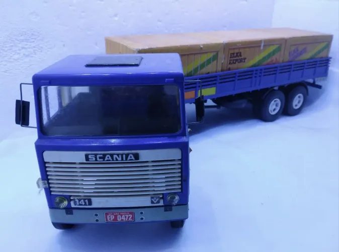 Brinquedo antigo Caminhão Elka Carga Seca anos 80 
