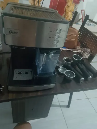 Cafeteira Espresso Oster Nova PrimmaLatte Inox semi-novo Funcionando Perfeitamente $450?