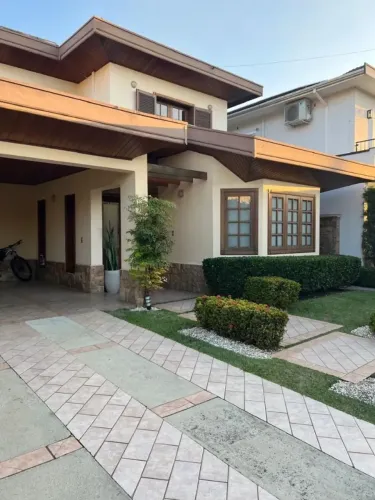 Casa com 4 dormitórios à venda, 300 m² por R$ 1.500.000 - Esplanada Independência - Taubat