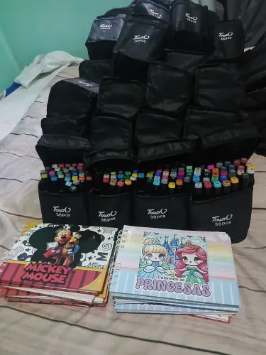 Canetinhas e livros de colorir (bob goods)