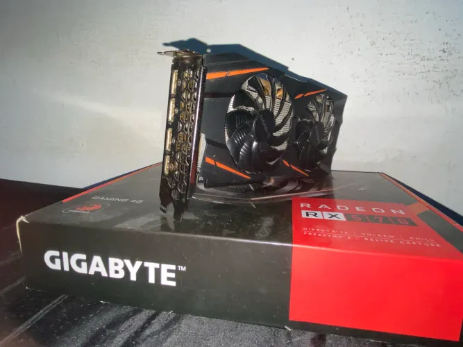 Placa de vídeo Rx 570 4gb GIGABYTE