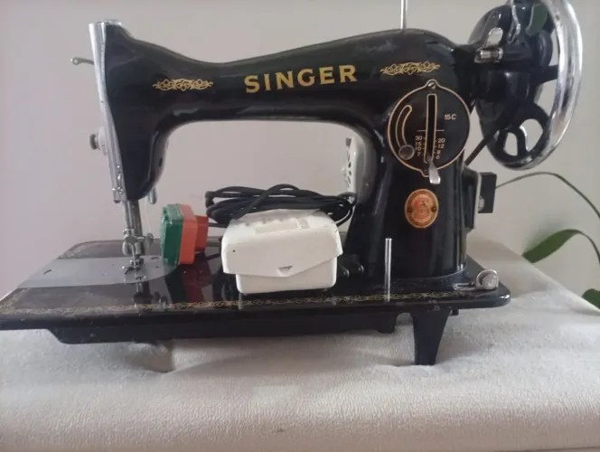 Vendo Máquina Costura Singer