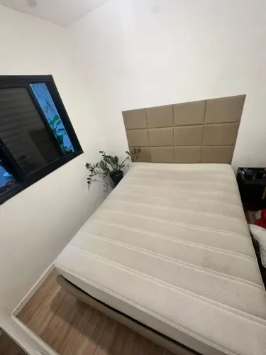 Cama e colchão Queen