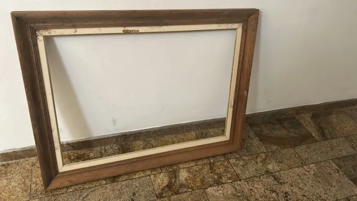 moldura de madeira de 1mt x 85 cm antiga