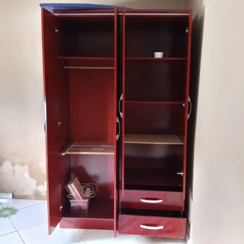 Guarda roupa usado em ótimo estado