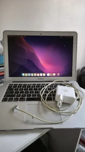 MacBook Air 13" (2017) - 256 GB SSD (Perfeito Estado)