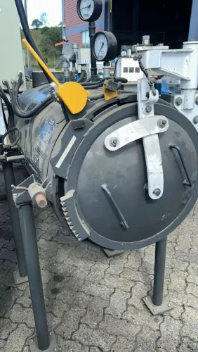 Auto Clave Elétrico. Para laboratório 