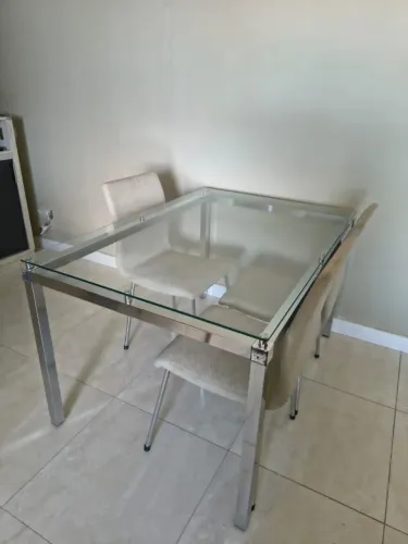 Mesa de Jantar Quadrada + 4 Cadeiras Pano Linho