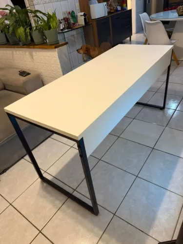 Mesa de Escritorio Branca com pés de ferro preto - 1.50x60cm e 75cm de altura
