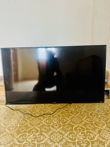 SMART TV PHILCO 42 POLEGADAS, COM DEFEITO, PARA RETIRADA DE PEÇAS.