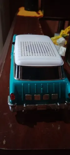 Vendo uma caixa de som ou troco por uma prancha  conair bom e barato,