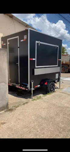 TRAILER / FOOD TRUCK