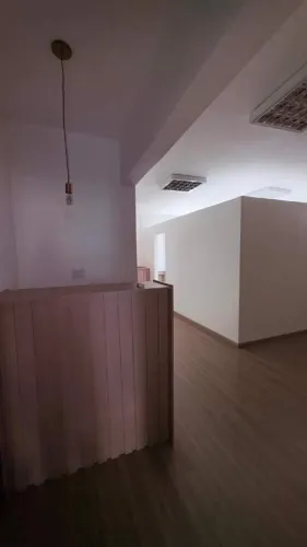 Sala no melhor ponto da Av. Raga com Av. Barao, com Av. Mario werneck
