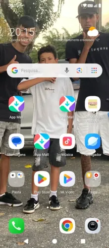 Celular poco pra venda com 128 gigas acompanha caixa e carregador
