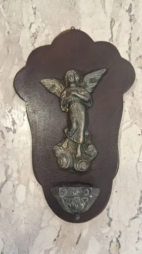 arte sacra porta água benta anjo