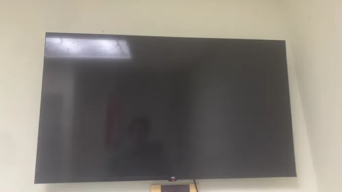 TV HQ 700 REAIS SMART aceito troca também