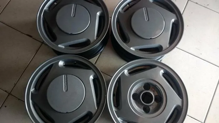Jogo de roda aro 13 Volkswagen