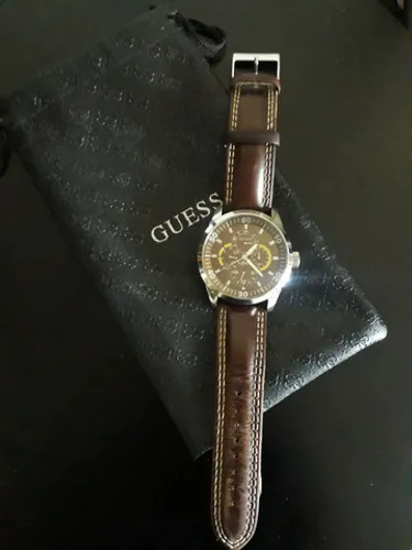 Guess modelo W95046g2