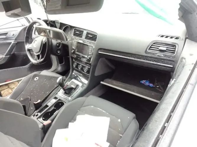 Temos peças para essa sucata! Confirmar no estoque.Golf 1.4 TSI Turbo 2013/2014