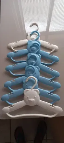 Kit com 6 cabides infantis Adoleta