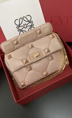bolsa valentino garavani de coura de alto luxo