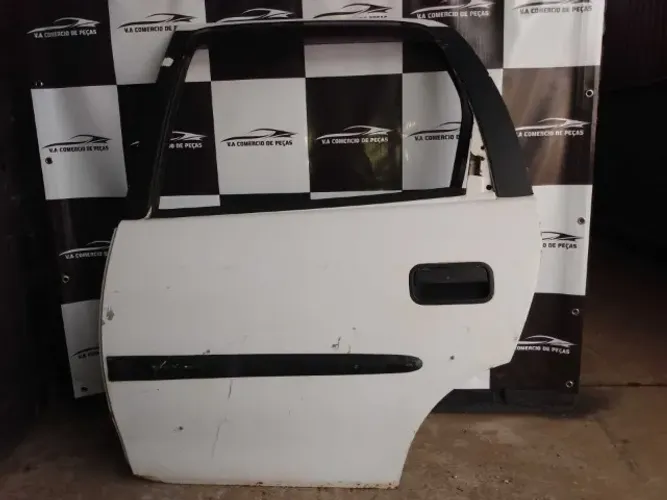 Porta Esquerda traseira corsa 2002
