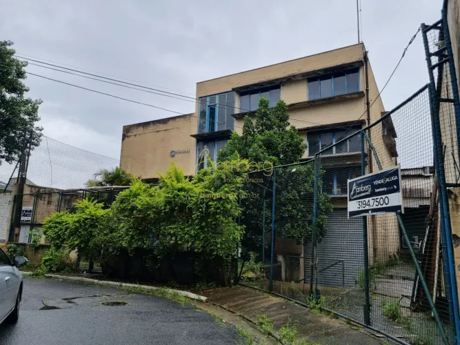 Galpão comercial e industrial com ponte rolante