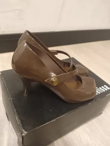Vendo Melissa modelo boneca/dançarina