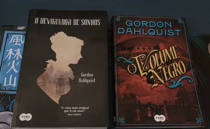 Livro O devorador de Sonhos e O volume negro