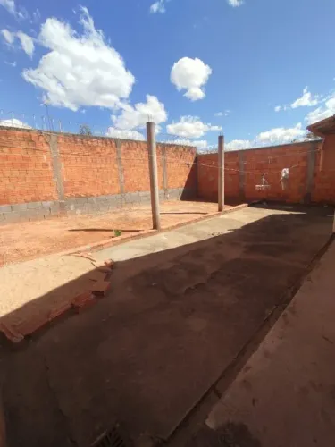 Vende se Casa 3 quartos Lote 200 m2 Bairro Residencial Sul
