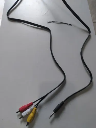 Cabo de áudio p2 +3RCA