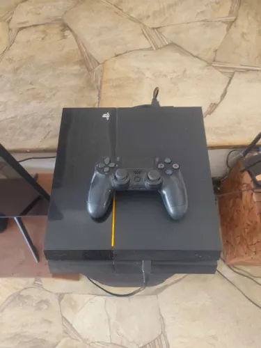 Playstation 4 - 500G + Jogos 