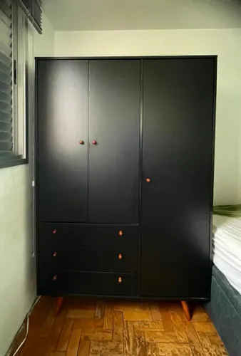 guarda-roupa estilo retrô