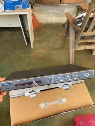 Dvr Hikvision DS-7208HVI-ST 8 canais novo