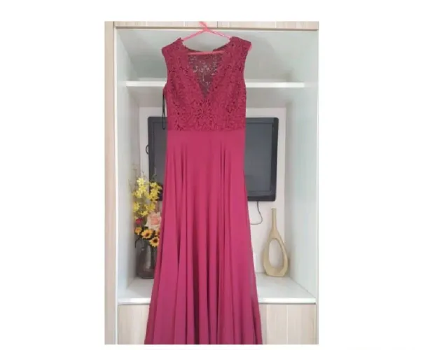 Vestido de renda vermelho