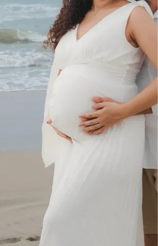 Vestido branco longo para ensaio gestante, pré-wedding, casamento 